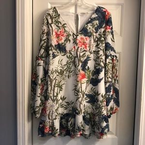 Boutique women’s long sleeve tunic